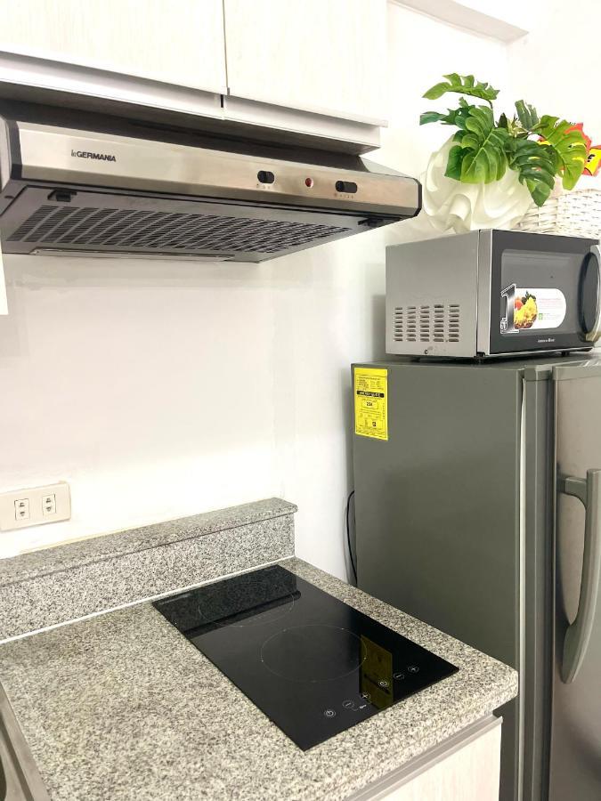 Lancris Residences 2 Bedroom Entire Apartment Near Airport With Pool Paranaque City Exteriör bild