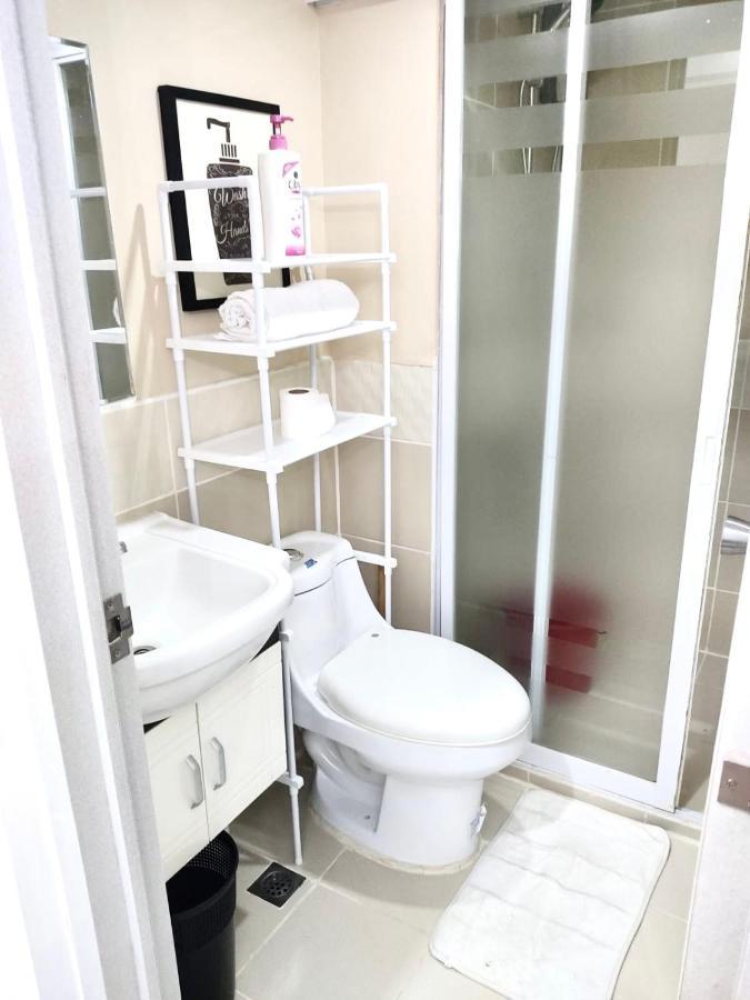 Lancris Residences 2 Bedroom Entire Apartment Near Airport With Pool Paranaque City Exteriör bild